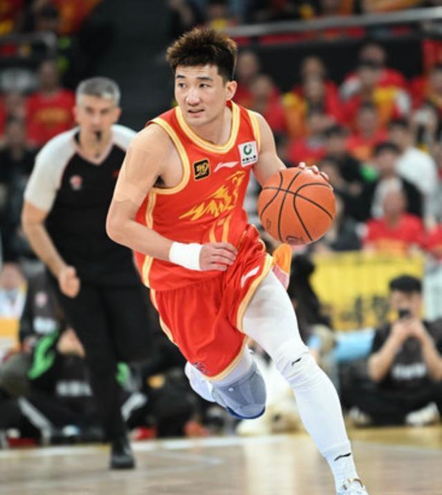 北京首钢队逆转福建队,取得胜利 北京首钢队逆转福建队,取得胜利