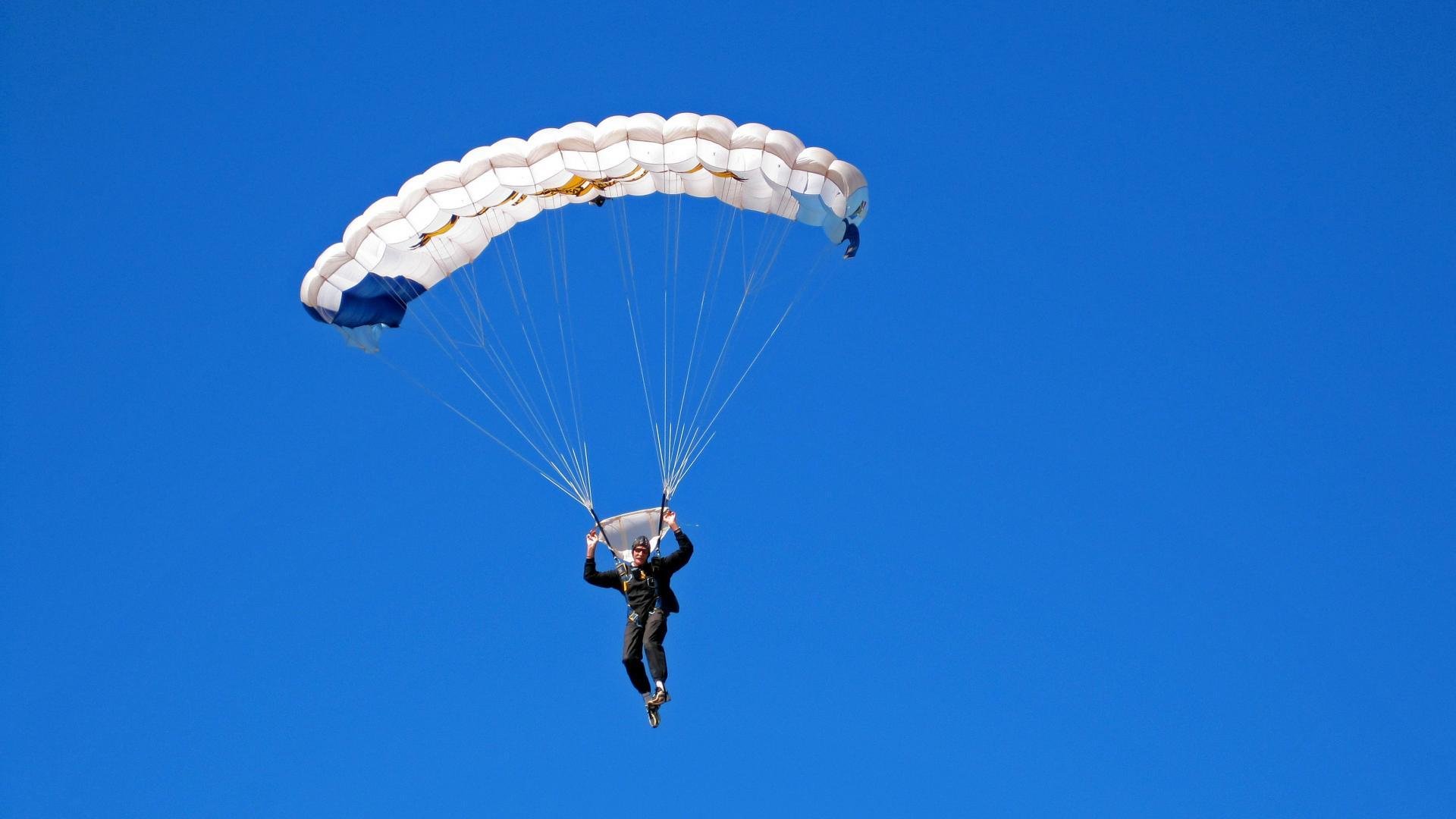 赛道新秩序，诺里斯统治全场，红牛二队轻取威廉姆斯