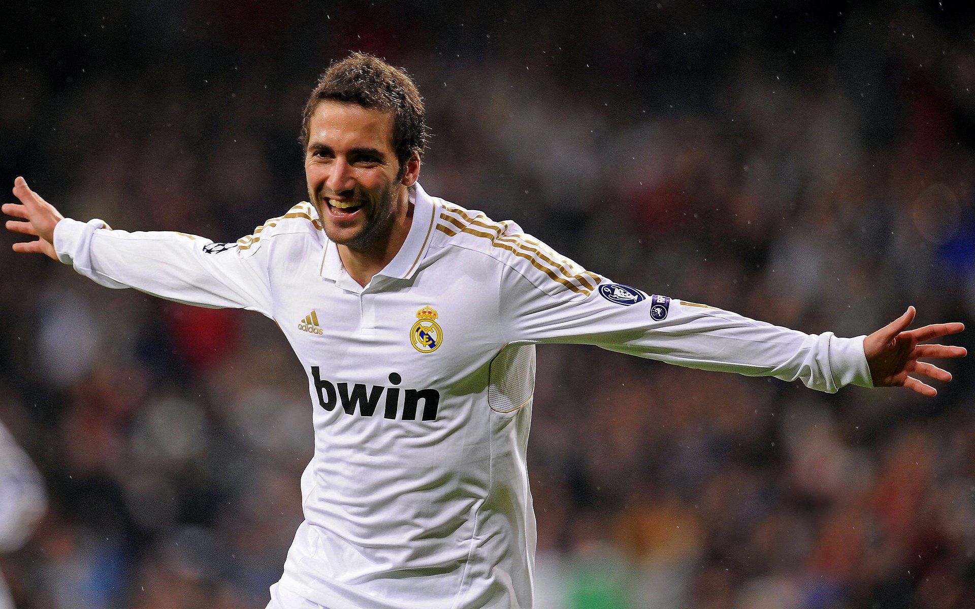 赛道奇迹，拉塞尔刷新纪录，哈斯车队惊天逆转迈凯伦